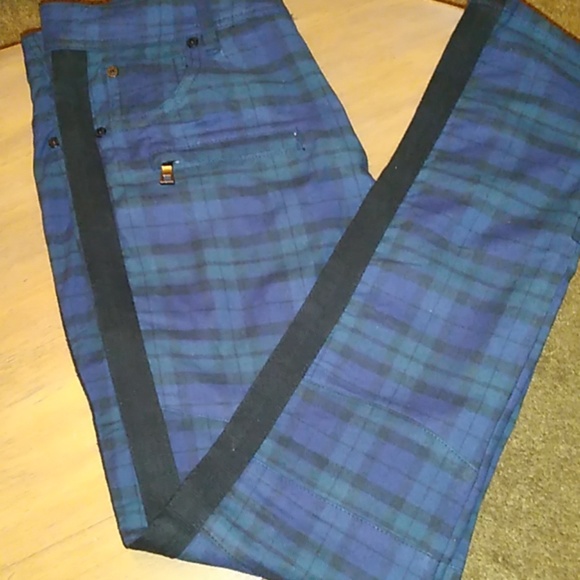 8IGHTH/DSTRKT - Picture 2 of 8